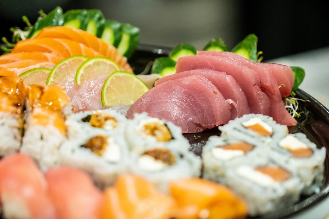 Sunrise Sushi Bar chega ao Shopping Curitiba com mais de 50 opções no cardápio