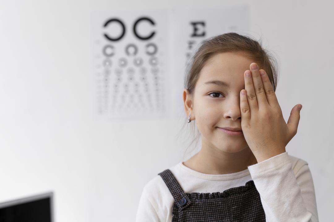 De olho na volta às aulas: como identificar problemas de visão nas crianças