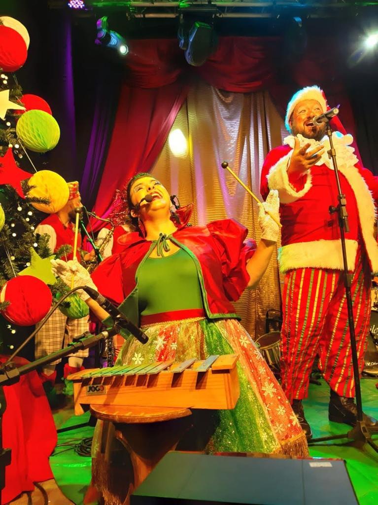 Grupo Tupi Pererê apresenta espetáculo de Natal "Encatorias”, no Shopping Curitiba