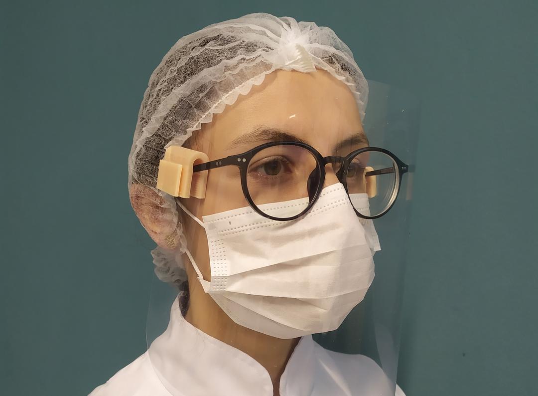 Empresas se mobilizam para produzir máscaras e óculos protetores para profissionais de saúde