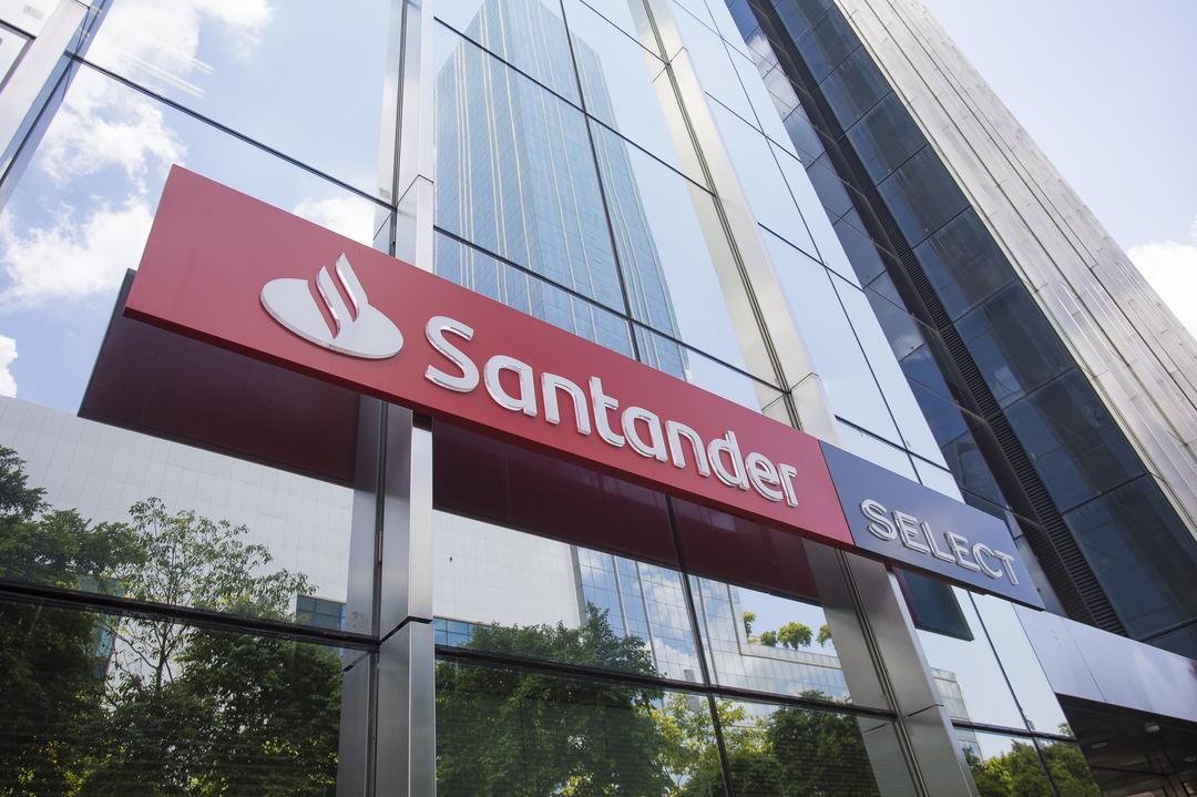 Santander contrata especialistas em investimentos no Paraná