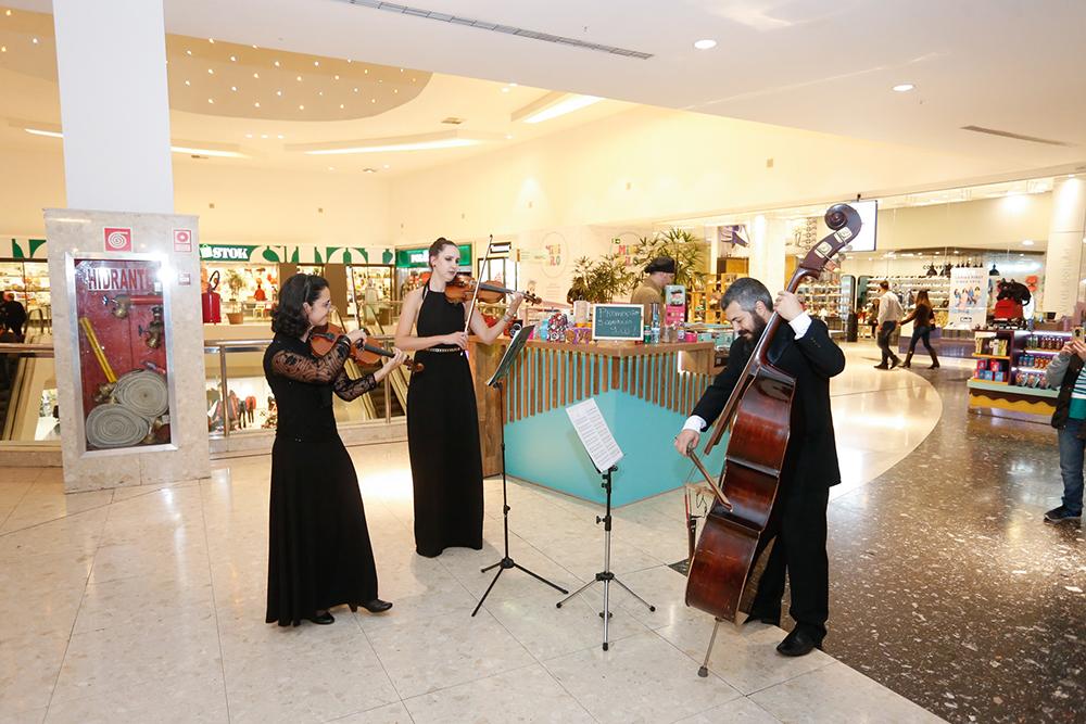 Palladium Curitiba presenteia consumidores com espetáculo de orquestra