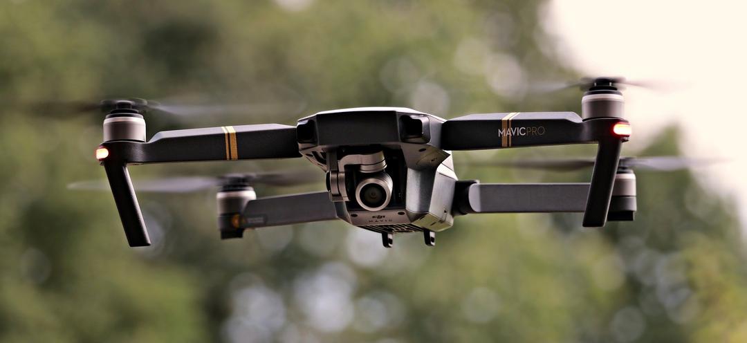 O uso de drones para entregas ainda mais rápidas: da necessidade do debate