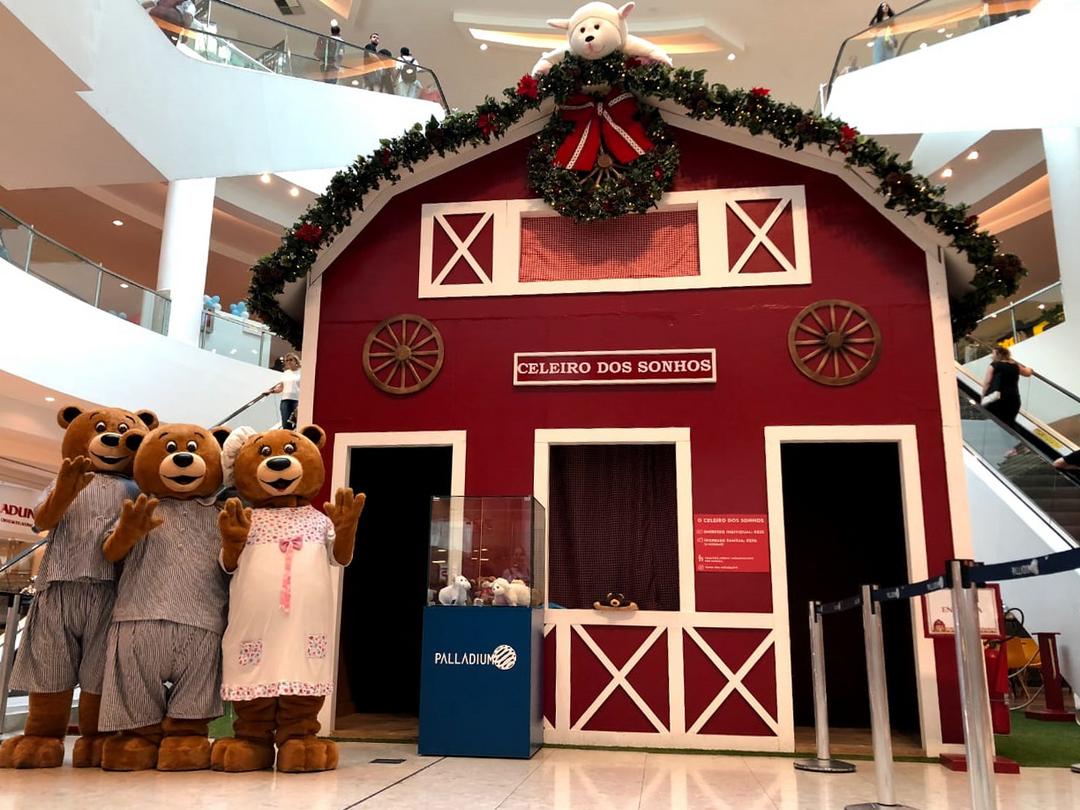 Celeiro dos Sonhos é nova atração com ação social de Natal no Palladium Curitiba