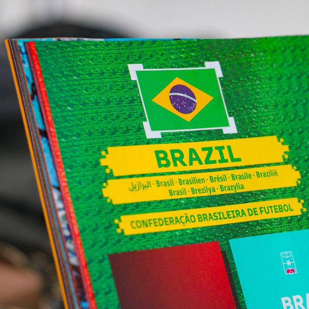 Álbum da Copa do Mundo chega nesta semana à livraria de Curitiba