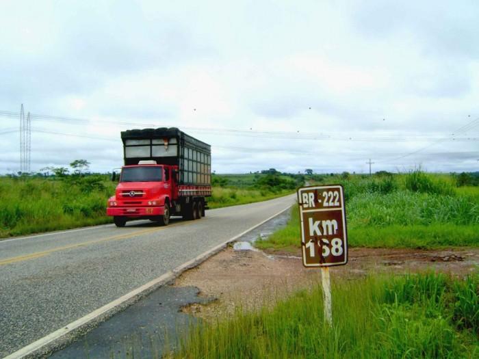 44,7% das rodovias brasileiras apresentam problemas de sinalização