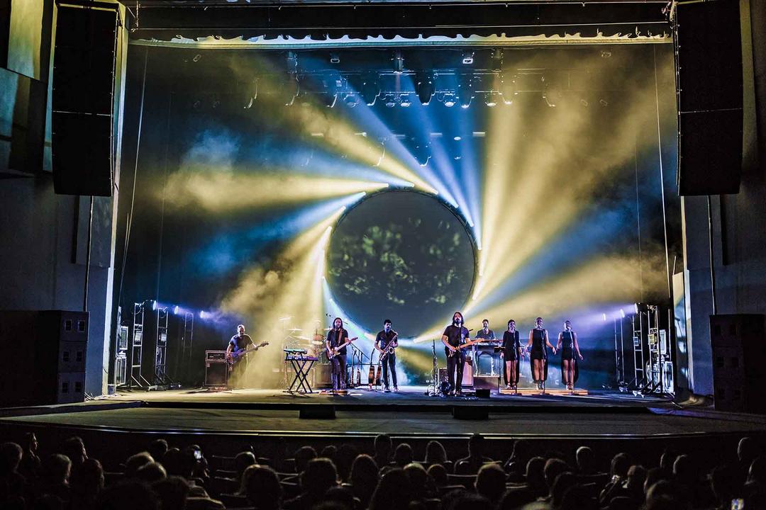 Teatro Positivo recebe neste domingo a turnê ‘Animals Tour 2019’ da Atom Pink Floyd Tribute