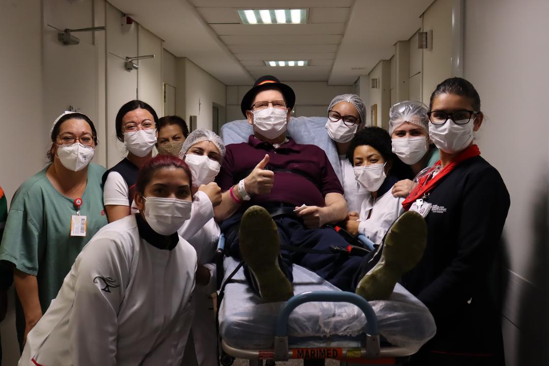 Hospital chega a 2 mil vidas salvas da covid desde início da pandemia