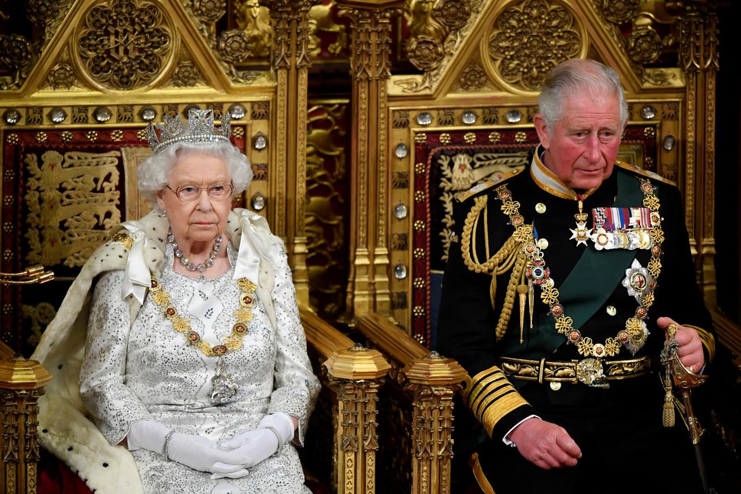 Entenda como o longo reinado da rainha Elizabeth II deixa uma lição de governança e sucessão para o mundo corporativo